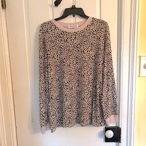 Jenny Boston Women’s Long Sleeve Black and Tan Leopard Print Size Large